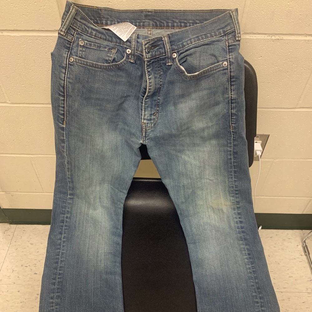 Men’s Levi jeans. 32/30 slim/straight cut